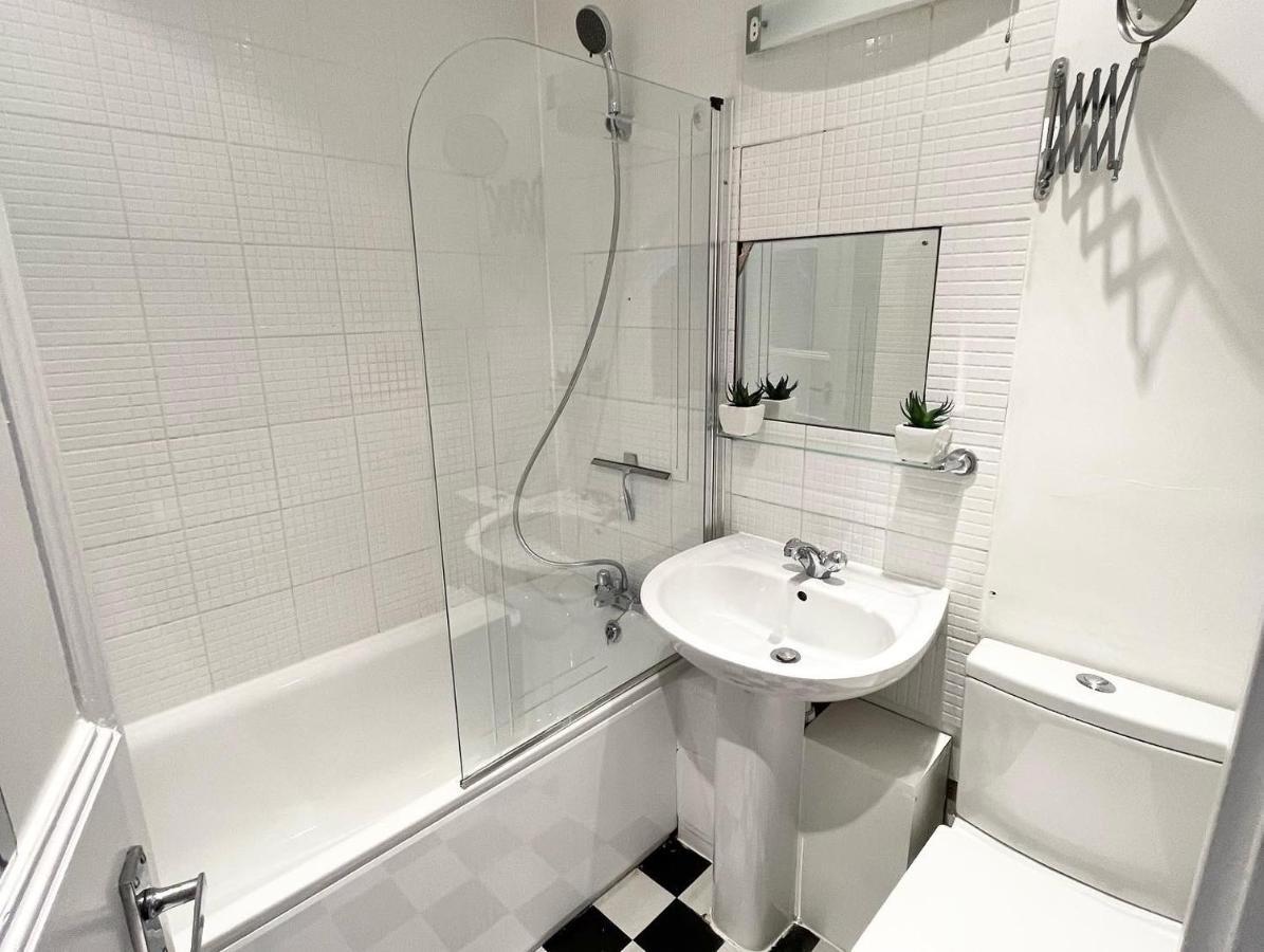 Lovely Apartment In London Victoria Londres Exterior foto